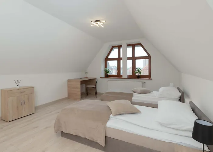 Grunwaldzka Bright With Balcony By Renters דירה סופוט