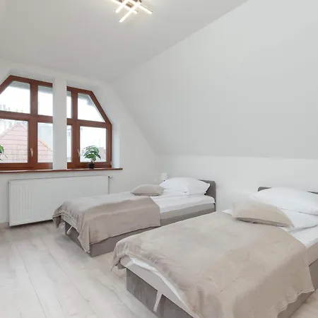 Grunwaldzka Bright With Balcony By Renters Апартаменты *