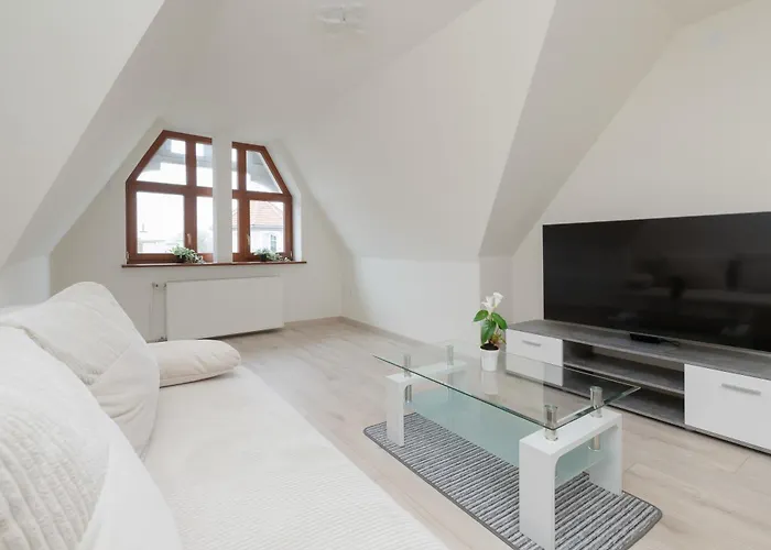 Grunwaldzka Bright With Balcony By Renters Apartamento *